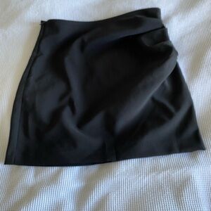 Dynamite Black Side Ruched lined Mini Skirt. Size S.